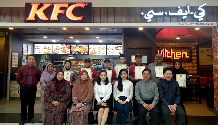 Empat Pelajar Tamat Penempatan Latihan Kerja Di Kfc Brunei S No 1 News Website